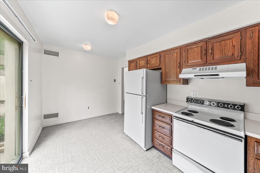100 LLANALEW ROAD Unit: 3C