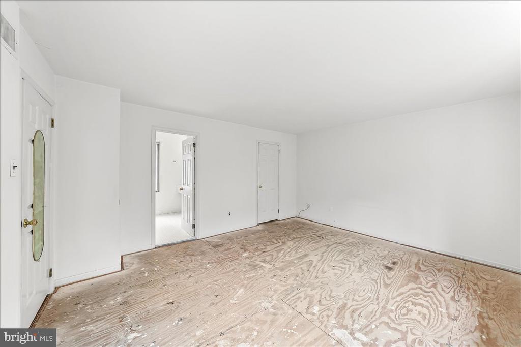 100 LLANALEW ROAD Unit: 3C
