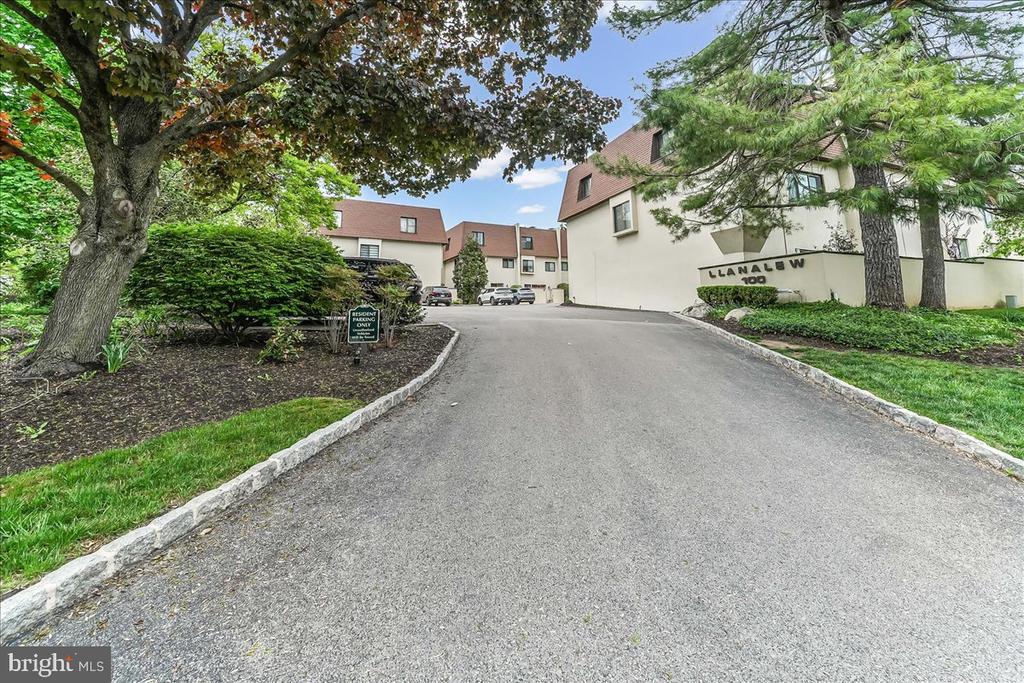 100 LLANALEW ROAD Unit: 3C