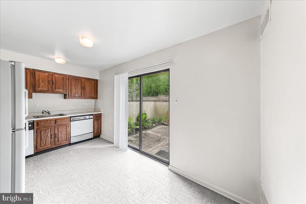 100 LLANALEW ROAD Unit: 3C
