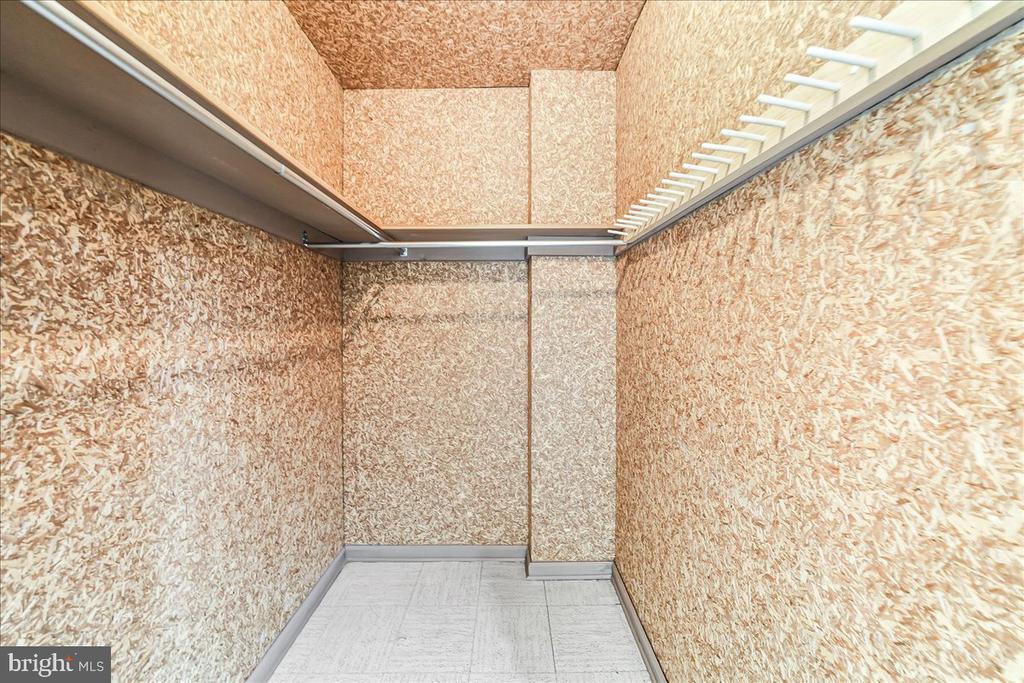 100 LLANALEW ROAD Unit: 3C