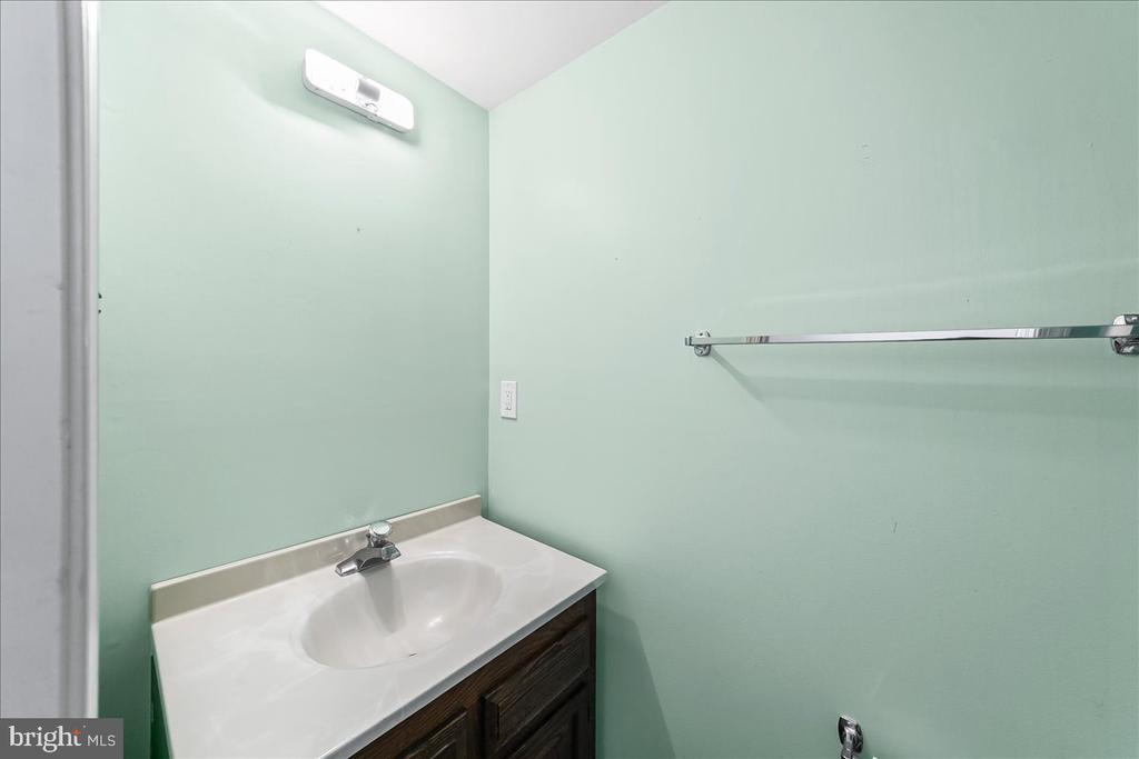 100 LLANALEW ROAD Unit: 3C