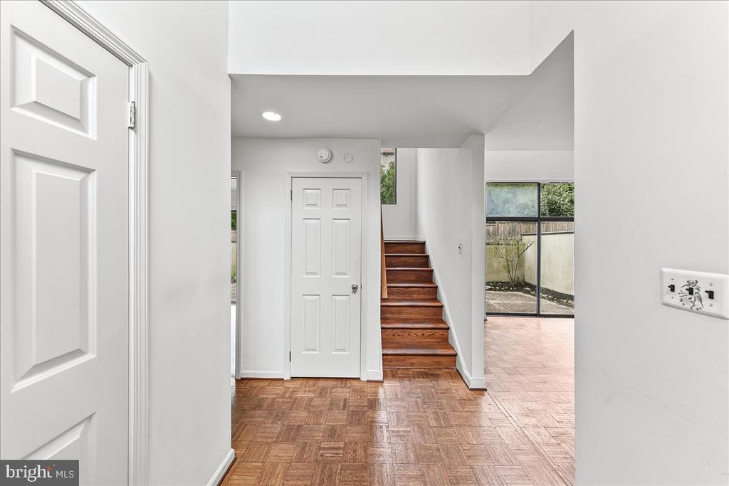 100 LLANALEW ROAD Unit: 3C