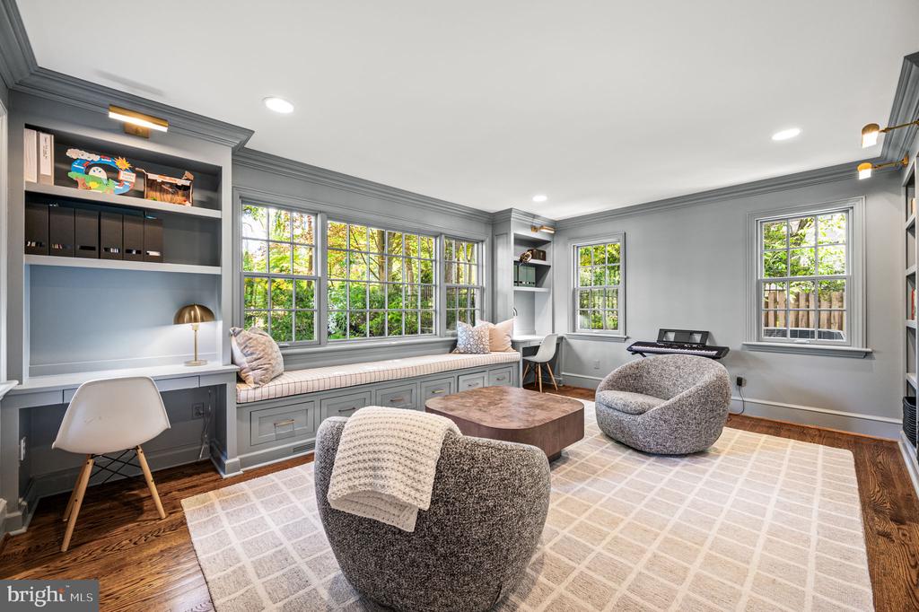 1208 WAVERLY ROAD
