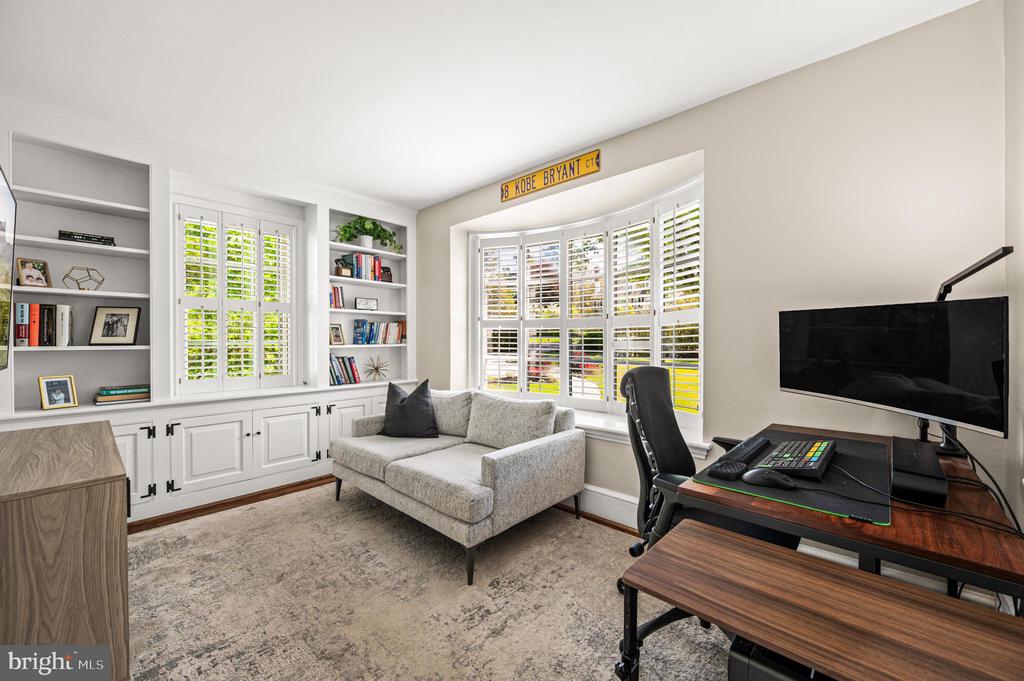 1208 WAVERLY ROAD