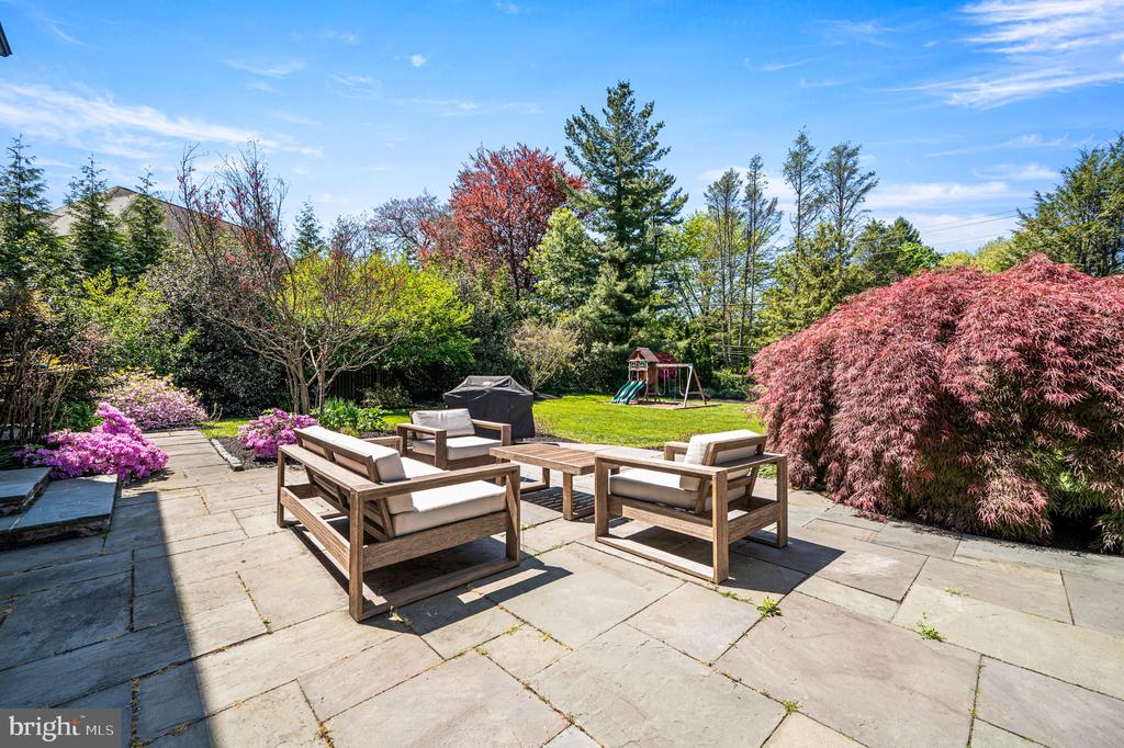 1208 WAVERLY ROAD