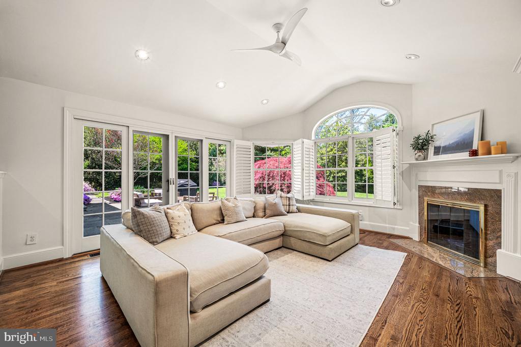 1208 WAVERLY ROAD