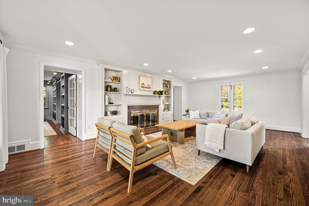 1208 WAVERLY ROAD