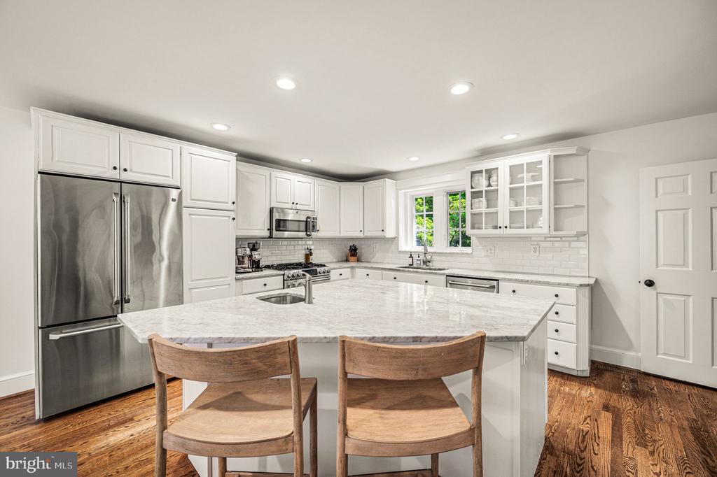 1208 WAVERLY ROAD