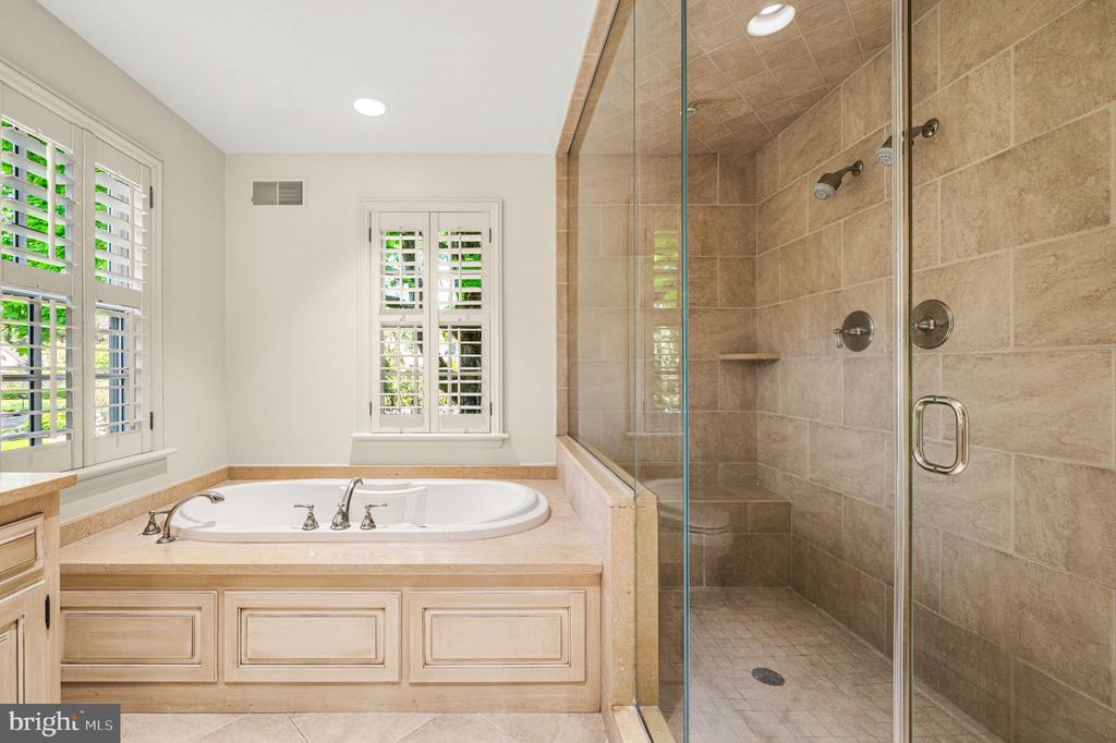 1208 WAVERLY ROAD