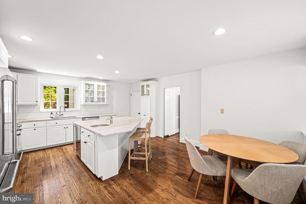 1208 WAVERLY ROAD