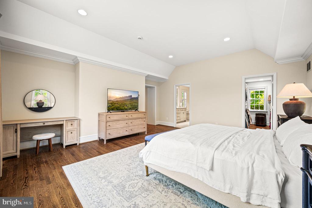 1208 WAVERLY ROAD