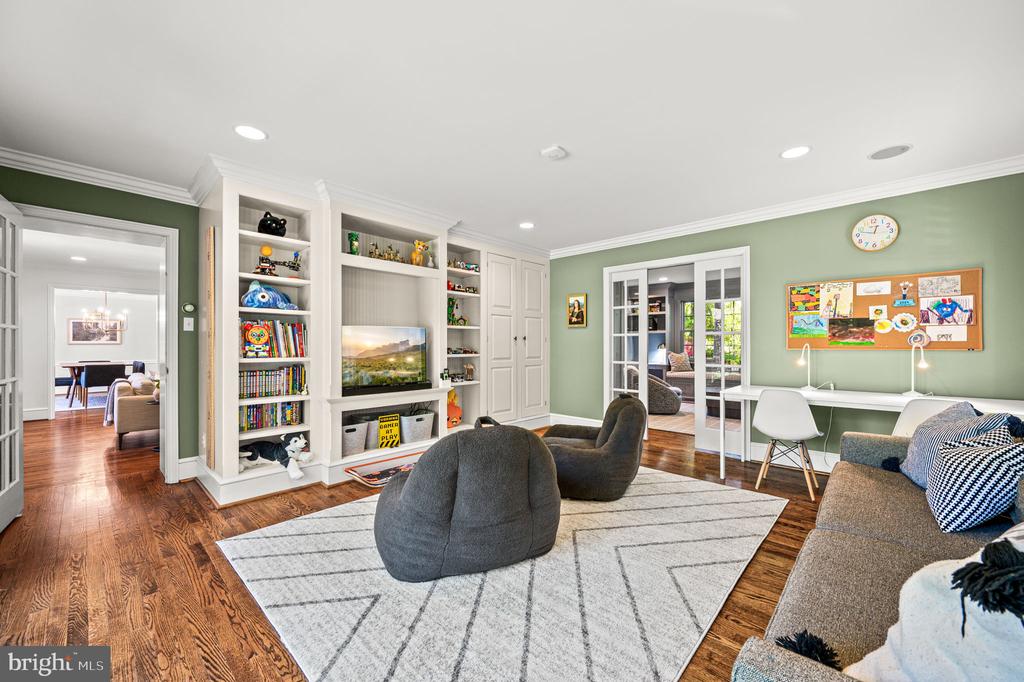 1208 WAVERLY ROAD