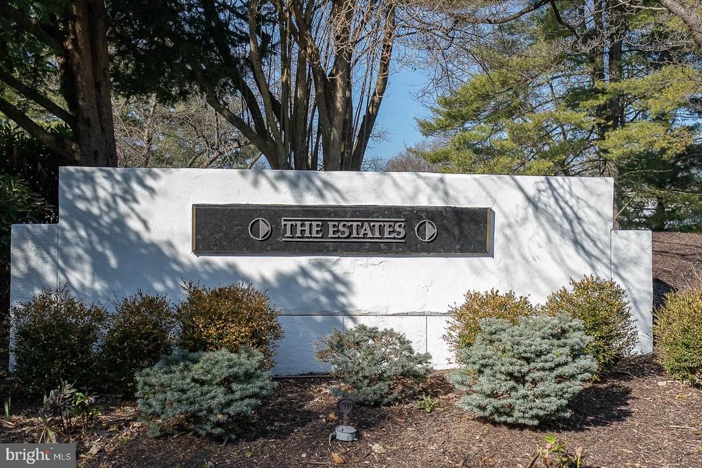 1710 OAKWOOD Unit: 3-B