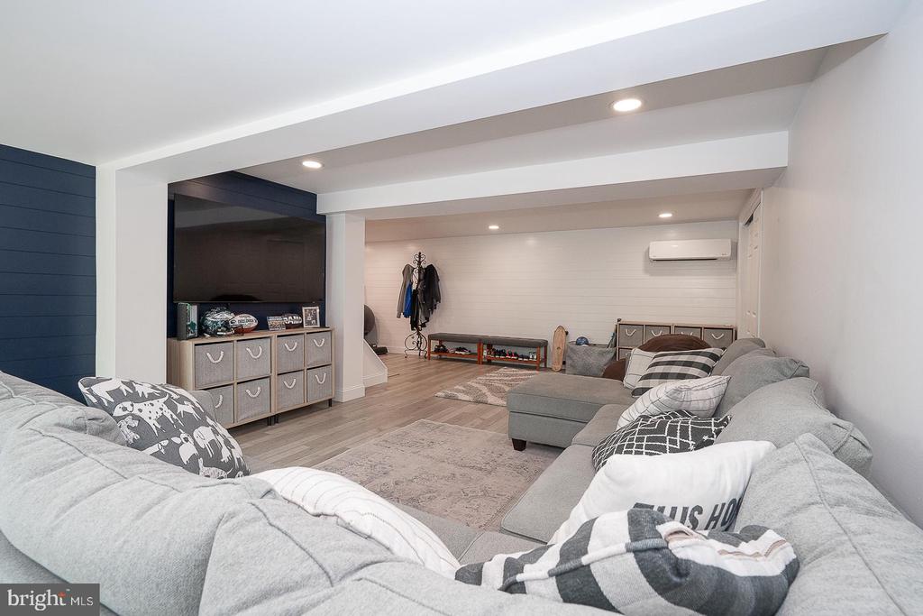 3 IROQUOIS DRIVE