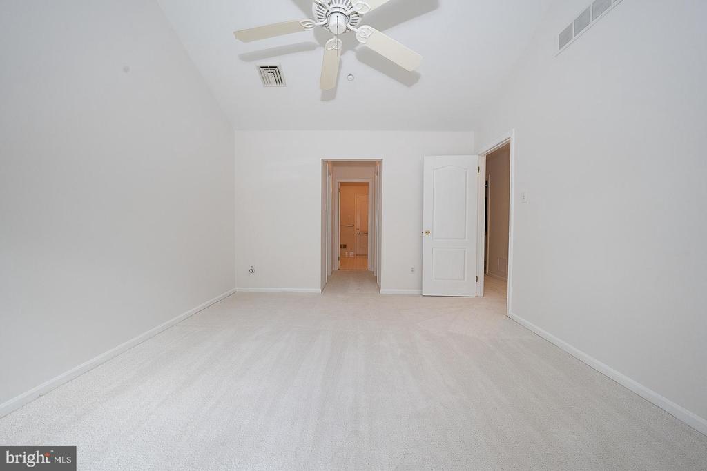 112 LEMONTON WAY