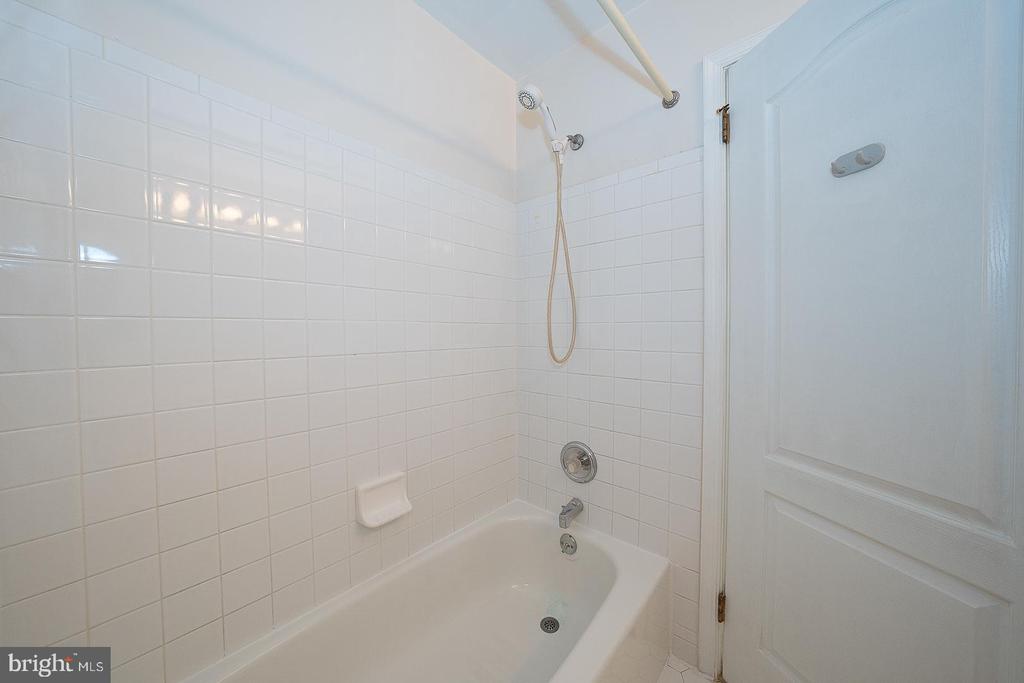 112 LEMONTON WAY