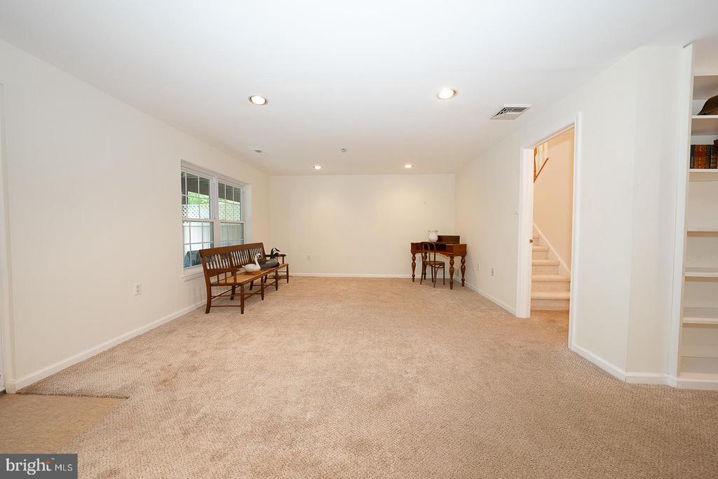 112 LEMONTON WAY