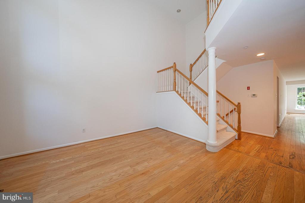 112 LEMONTON WAY