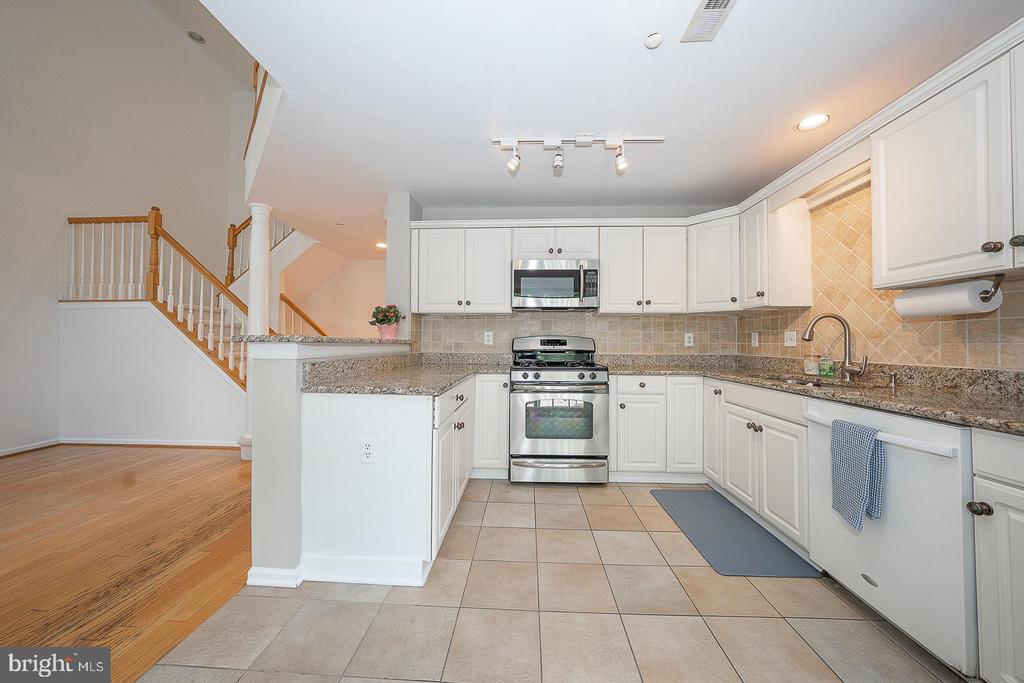 112 LEMONTON WAY