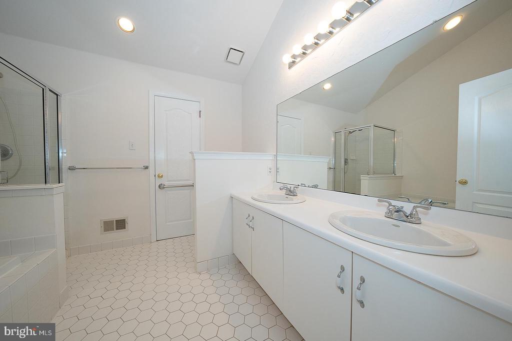 112 LEMONTON WAY