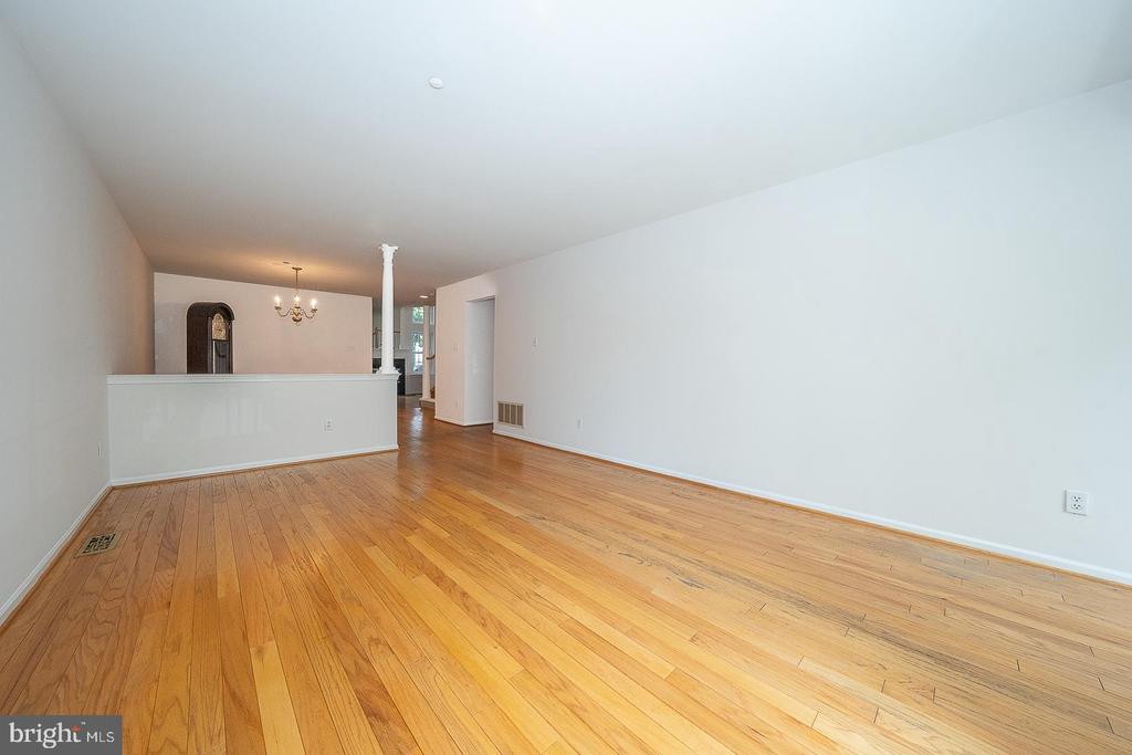 112 LEMONTON WAY