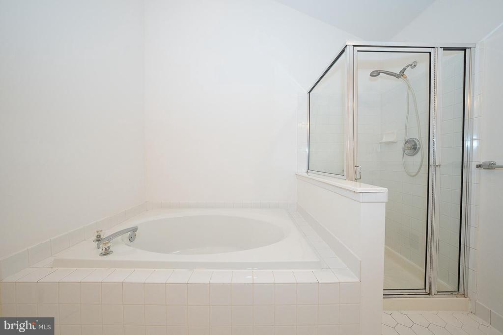 112 LEMONTON WAY