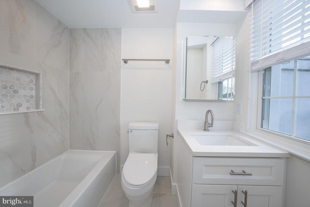 15 LLANFAIR ROAD Unit: A
