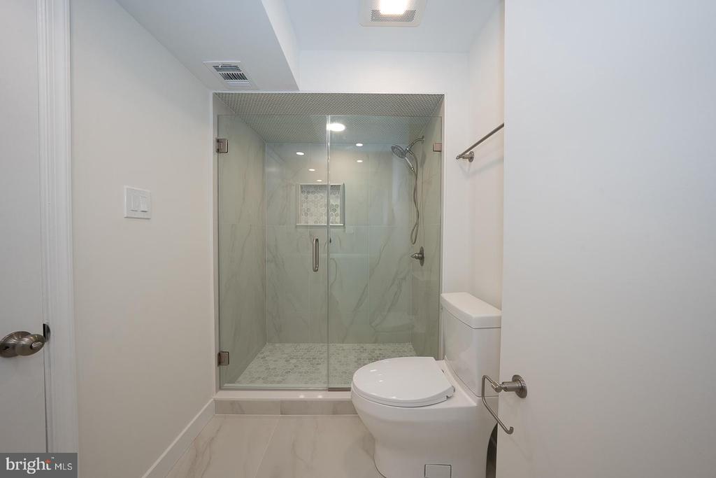 15 LLANFAIR ROAD Unit: A