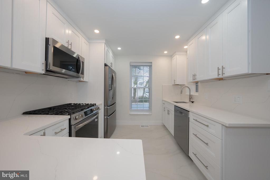 15 LLANFAIR ROAD Unit: A