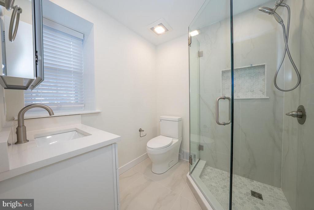15 LLANFAIR ROAD Unit: A