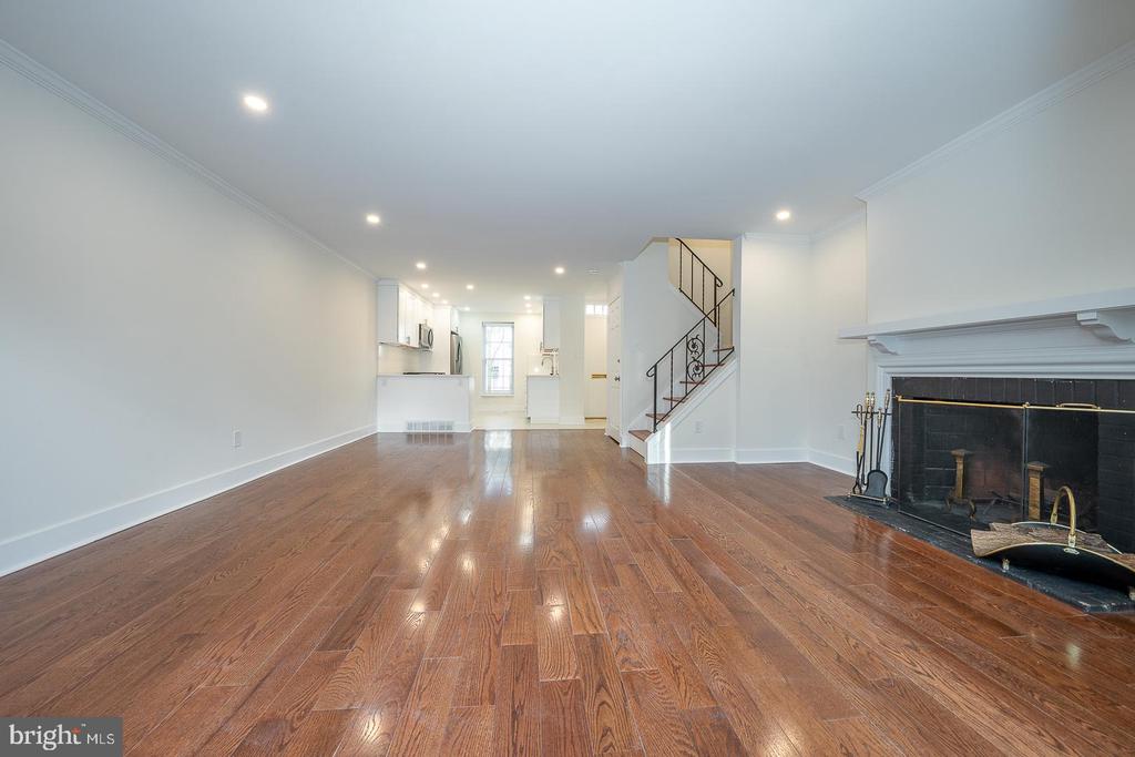15 LLANFAIR ROAD Unit: A