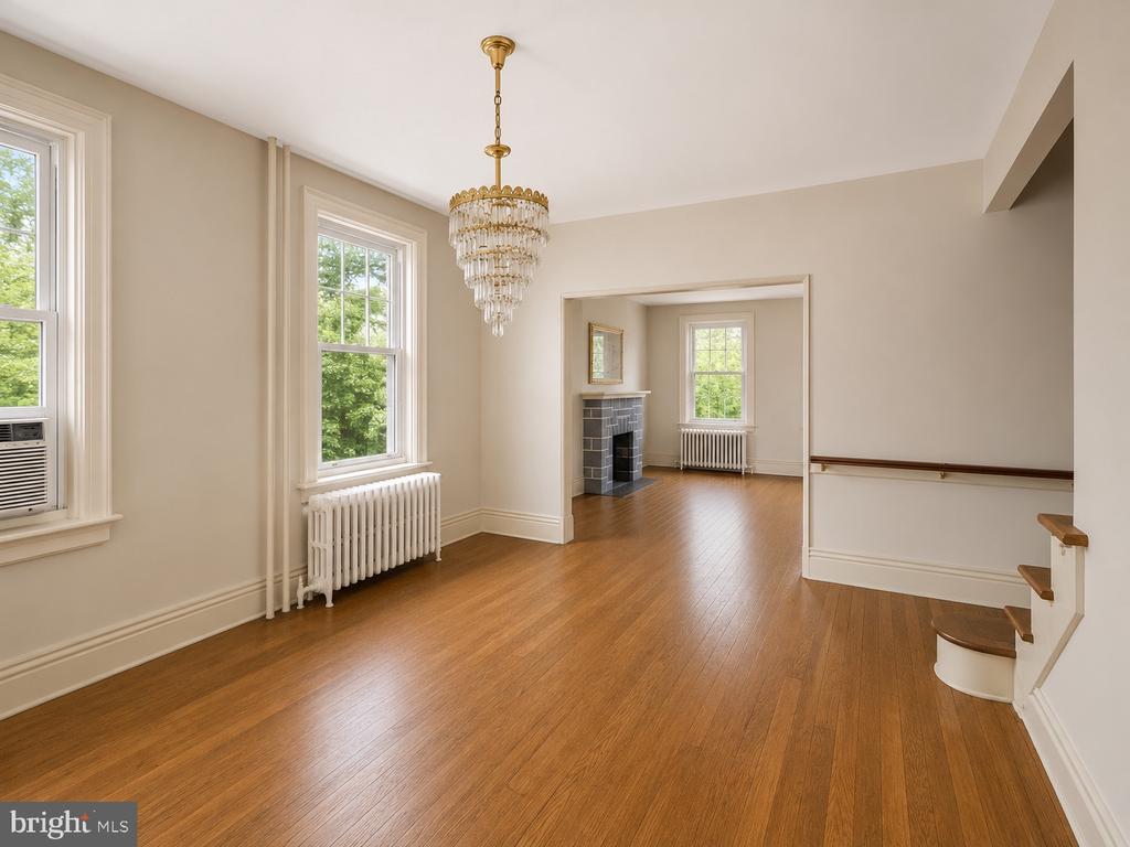 317 MARYWATERSFORD ROAD