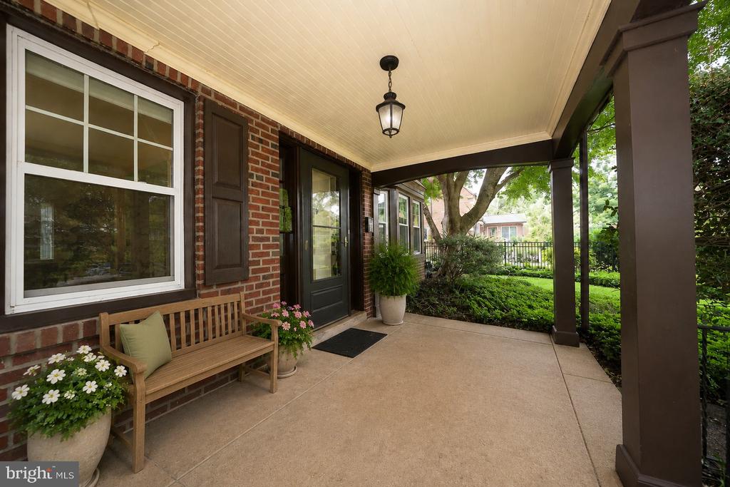 52 ROCK GLEN ROAD