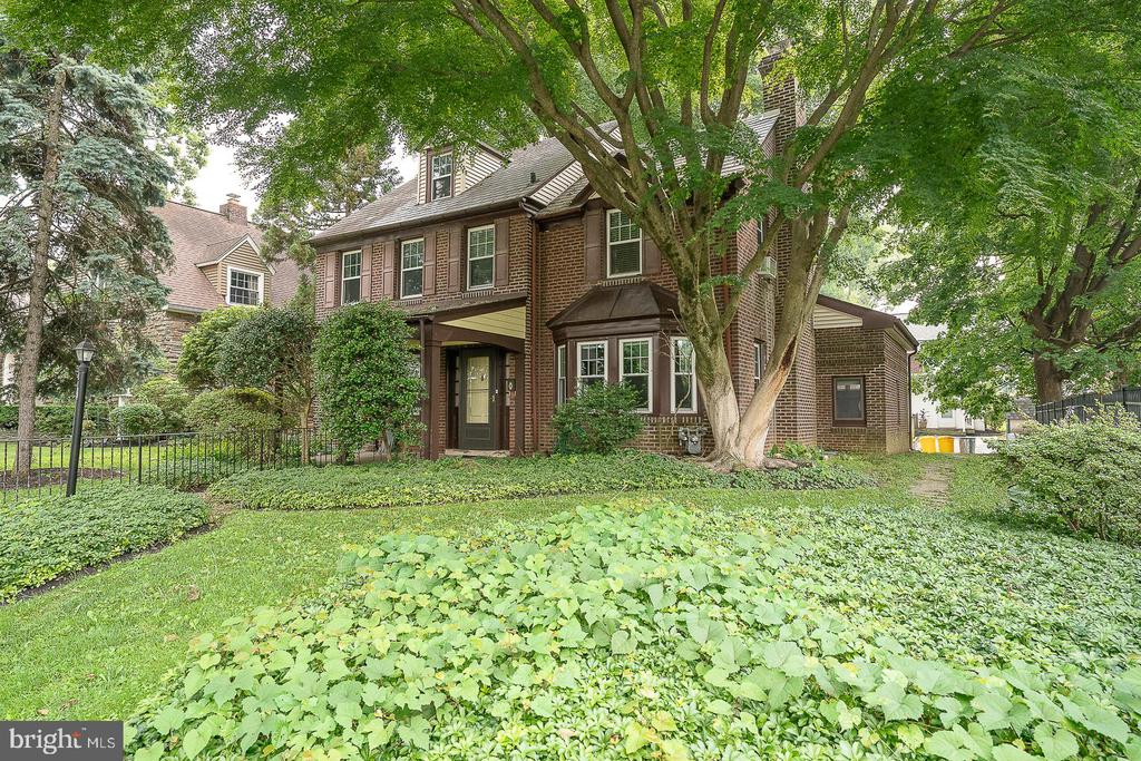 52 ROCK GLEN ROAD