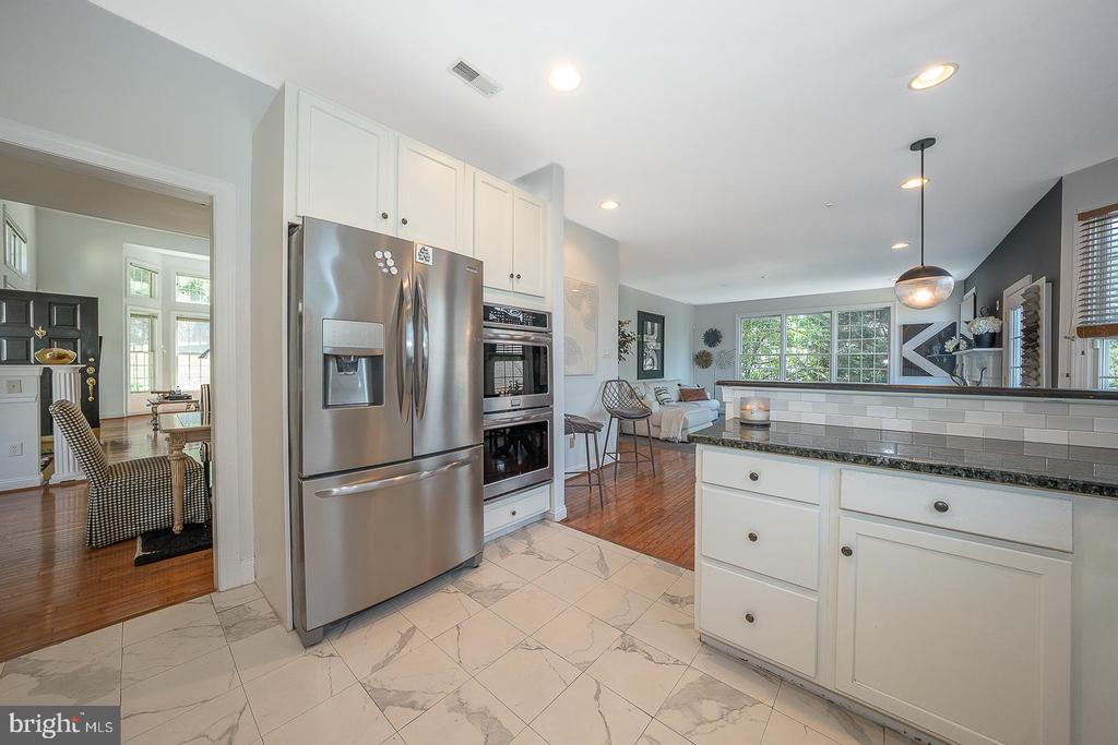 412 MERION HILL LANE