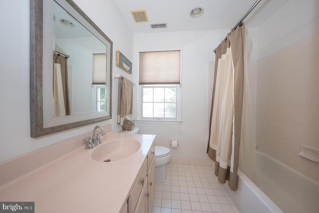 412 MERION HILL LANE
