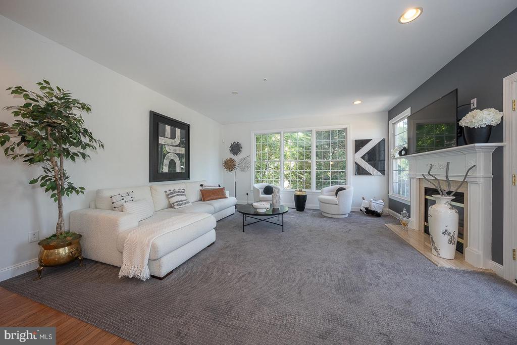 412 MERION HILL LANE