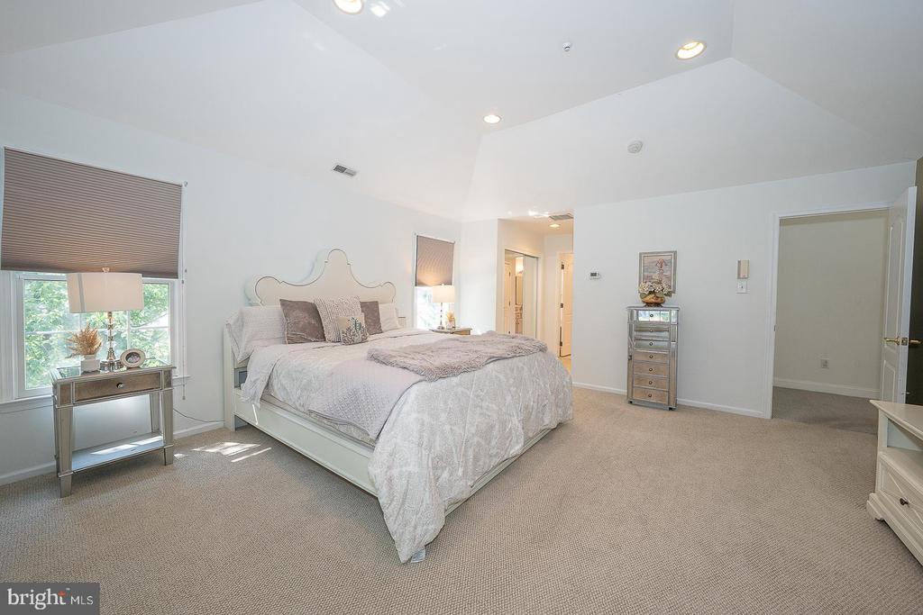 412 MERION HILL LANE