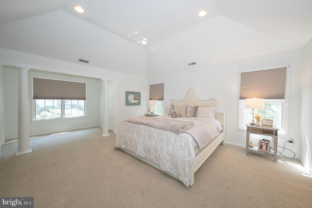 412 MERION HILL LANE