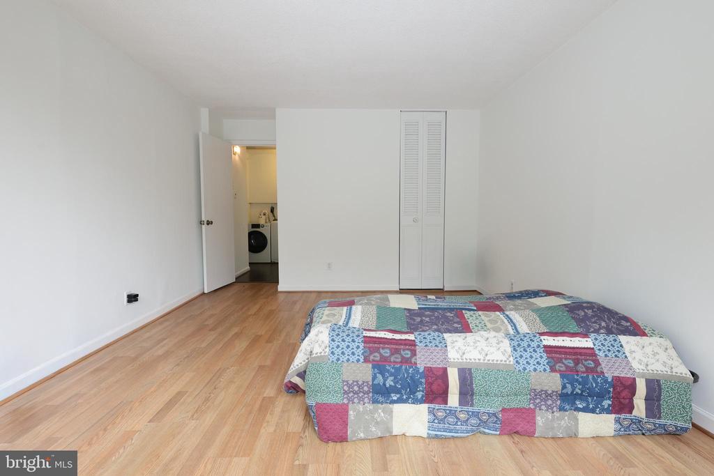 1001 CITY AVENUE Unit: E-405