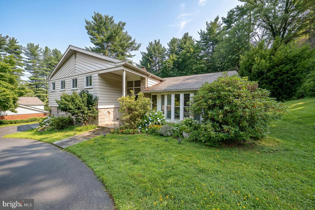 528 SPRAGUE ROAD