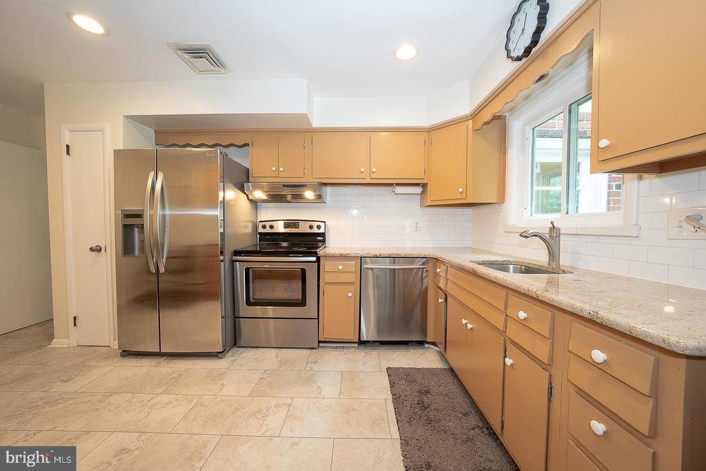 528 SPRAGUE ROAD