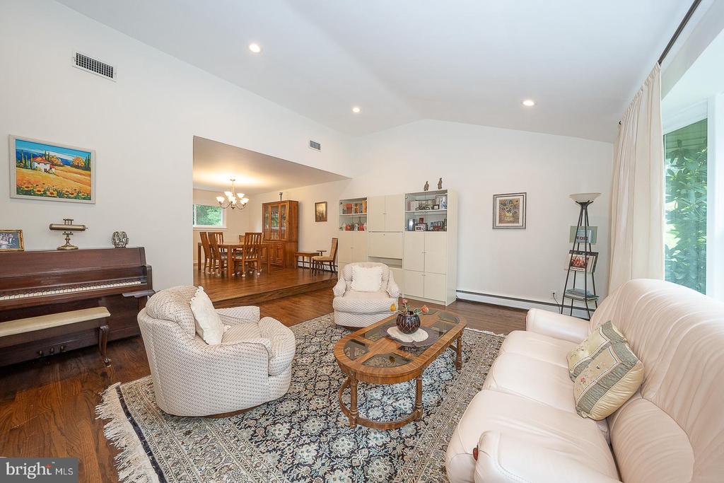 528 SPRAGUE ROAD