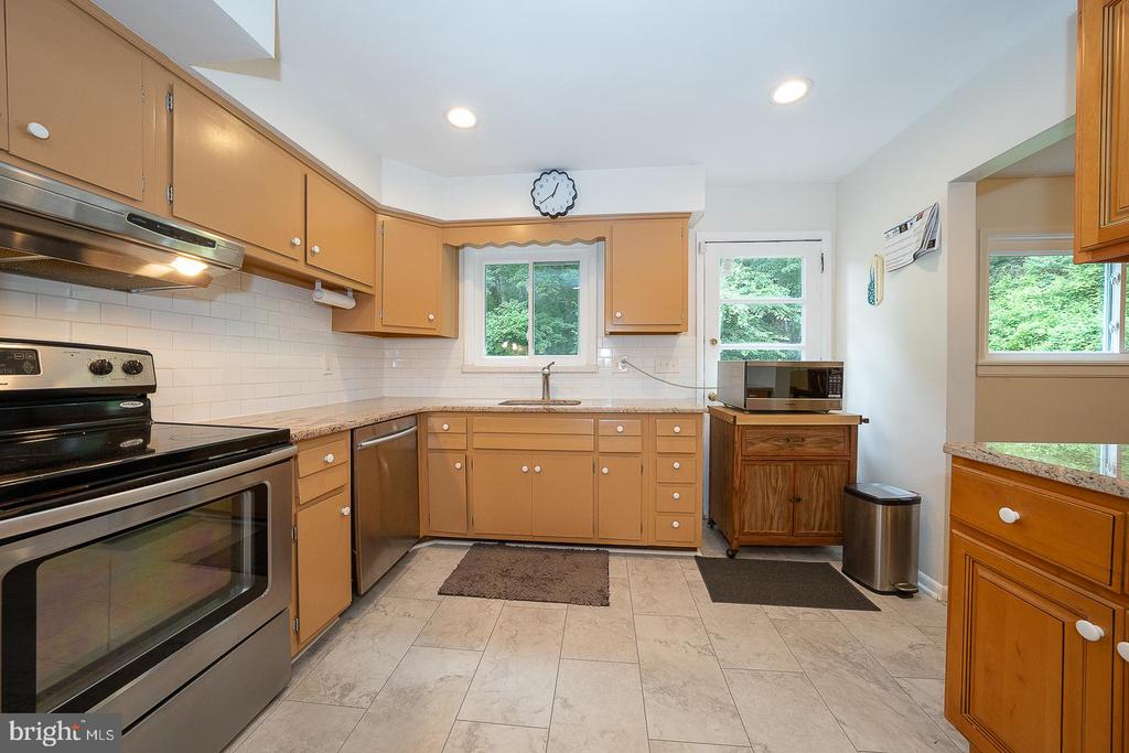 528 SPRAGUE ROAD