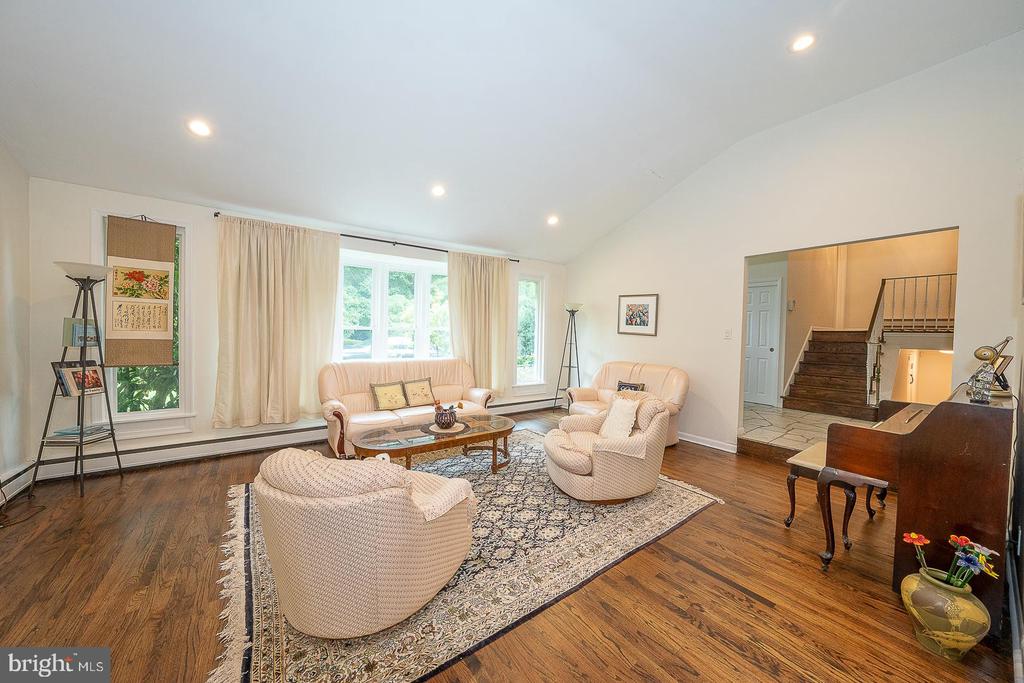 528 SPRAGUE ROAD