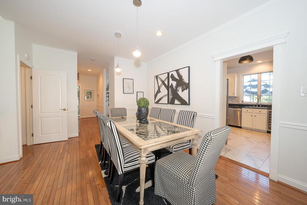 412 MERION HILL LANE