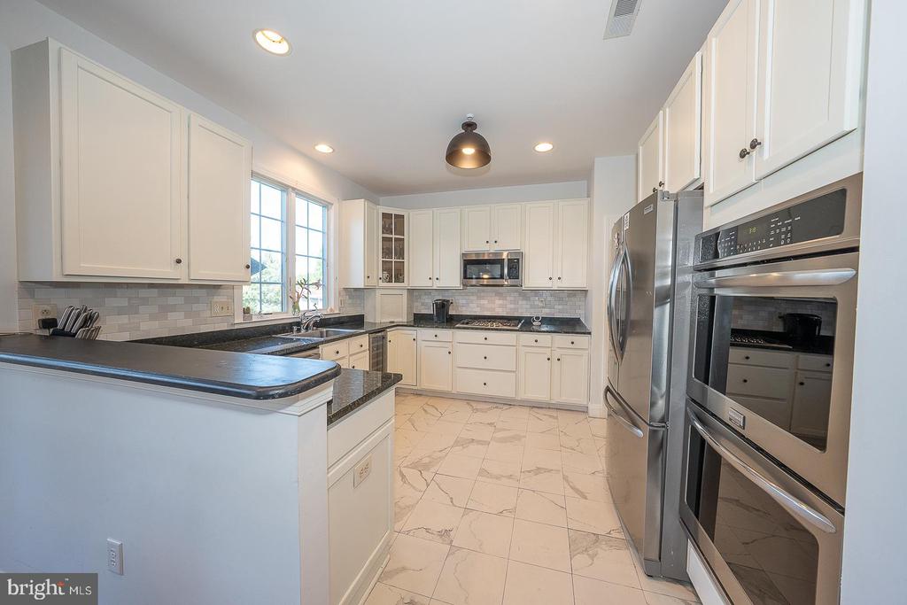 412 MERION HILL LANE