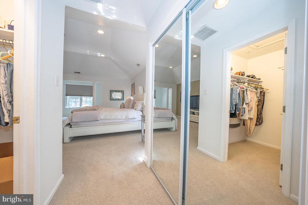 412 MERION HILL LANE