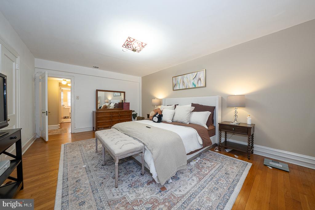 415 CITY AVENUE Unit: H-2